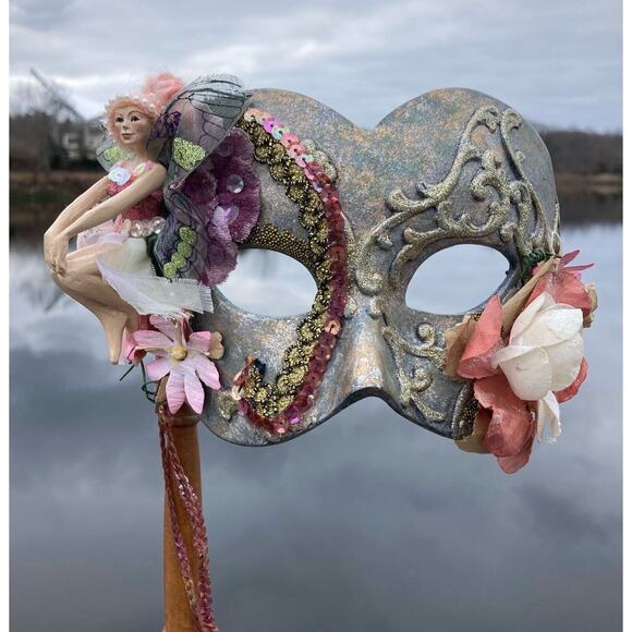 Katherine’s Collection Mask Masquerade Mardi Gras Fairy Gold Sequins Flowers - Picture 6 of 16